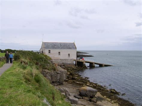 Moelfre Beach - Photo "Lifeboat station Moelfre" :: British Beaches