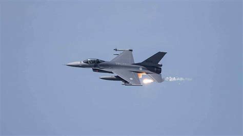 US formalizes F-16 jet sale to Taiwan with China tensions high