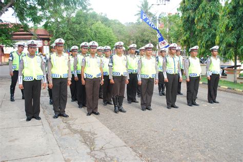 SAT LANTAS POLRES WAJO: SEJARAH POLISI LALU LINTAS