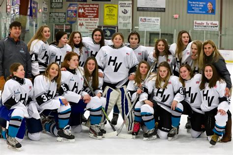 Girls Ice Hockey Defeats Rockland 7-5 in Premiere Outing – The Pel Mel