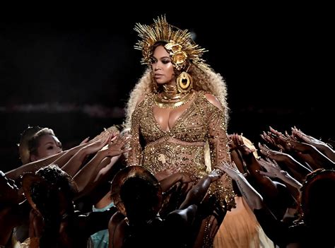 Beyoncé's 2017 Grammys Performance Is All About Her Twins | E! News