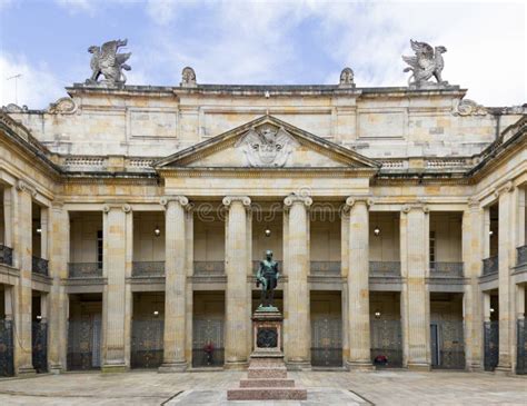 North yard of Capitol stock image. Image of place, sculpture - 32651525