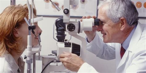 When to consult a retina specialist in Dubai? - PrzeSpider