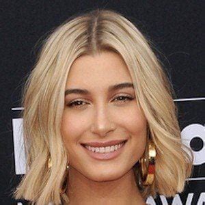 Hailey Baldwin - Bio, Facts, Family | Famous Birthdays