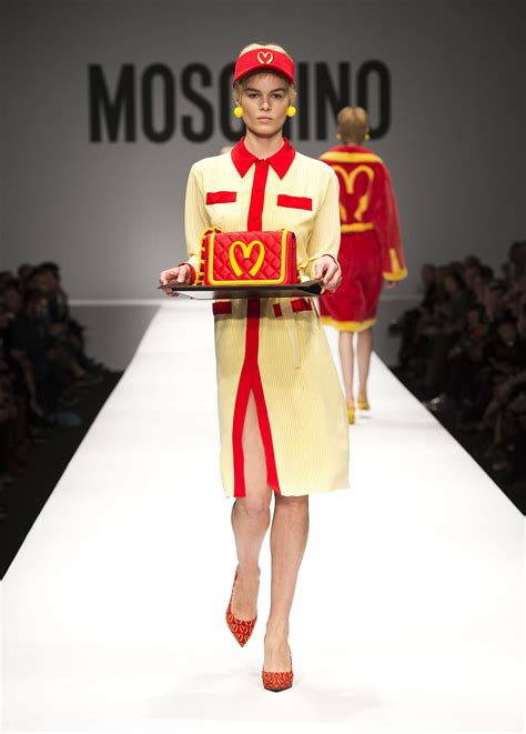 MOSCHINO FALL WINTER 2014-15 WOMEN’S COLLECTION | The Skinny Beep