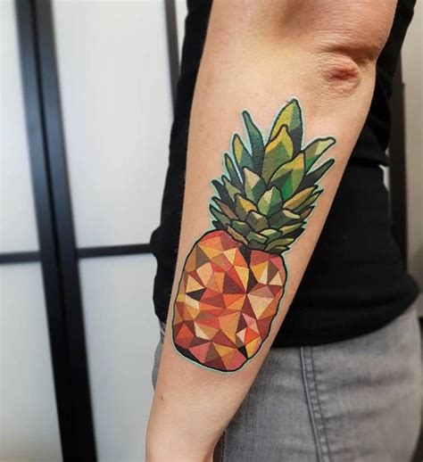 37 Fresh Pineapple Tattoo Designs for Tropical Vibes - TattooBloq ...