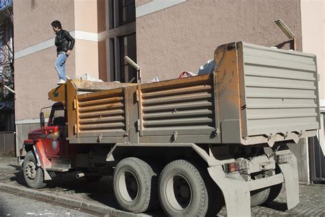 DeSoto AS950 | Askam-built dump truck in Istanbul. | Vetatur Fumare | Flickr
