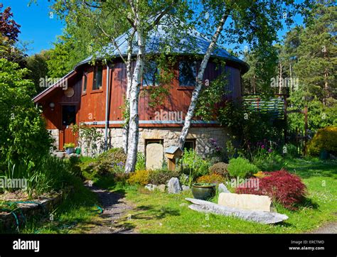 Houses in eco-village, Findhorn Foundation, Moray, Scotland UK Stock Photo - Alamy