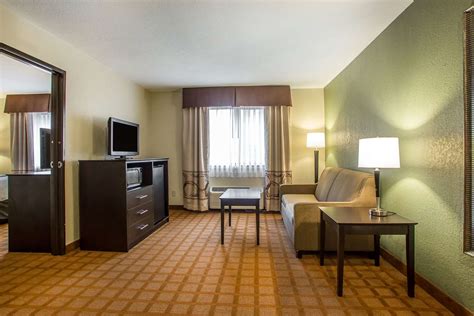 Quality Inn & Suites Marinette, WI - See Discounts