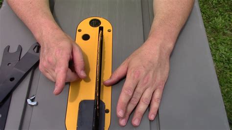 How to remove riving knife from dewalt table saw - plmchamp