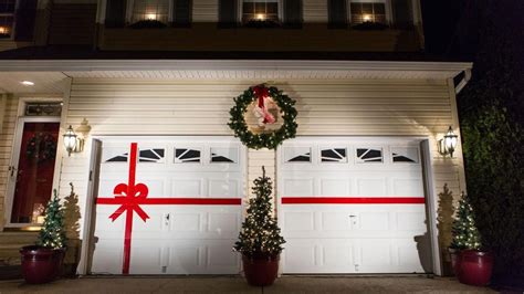 35+ Christmas DIY Outdoor Decor Ideas that Will Wow Your Neighbors this Year | Christmas door ...