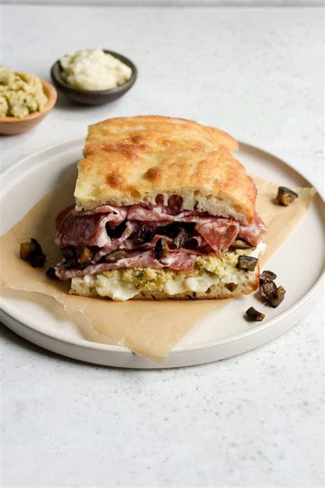 Delicious Salami Sandwich with Pecorino Cream and Artichokes - Pina ...