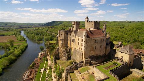 Le Château de Beynac - La Ferme de Perdigat