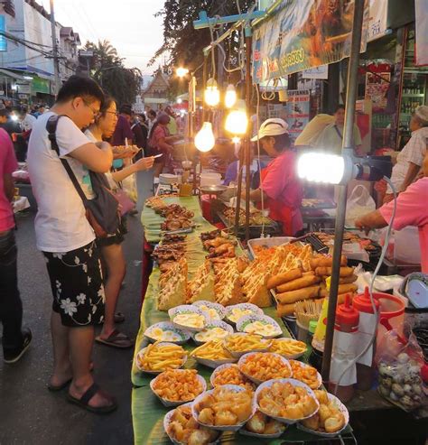 Sunday Market, Chiang Mai Thailand | Curious Cat Travel Destinations Blog