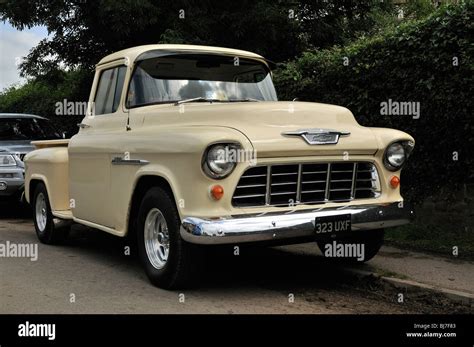 1955 Chevy 3100 Stepside Pickup Truck Stock Photo - Alamy