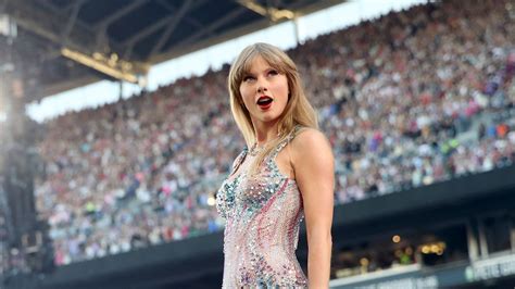 Taylor Swift Seattle concert generates seismic activity - BBC News