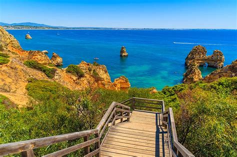 8 Brilliant Beaches Near Lagos and Alvor in the Algarve | Clickstay