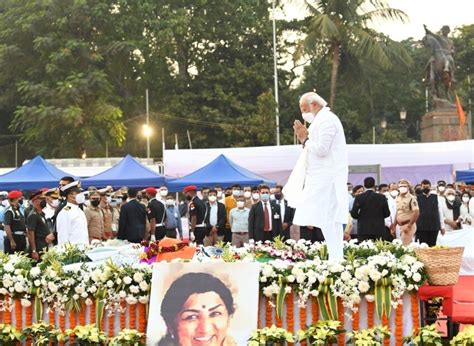 Prime Minister Shri Narendra Modi pays tributes to late Singer Lata ...