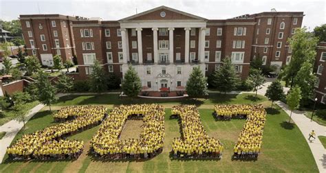 The 12 Colleges With The Happiest Students | Happy students, Princeton review, Campus