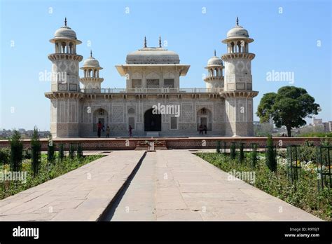 Mini taj mahal hi-res stock photography and images - Alamy