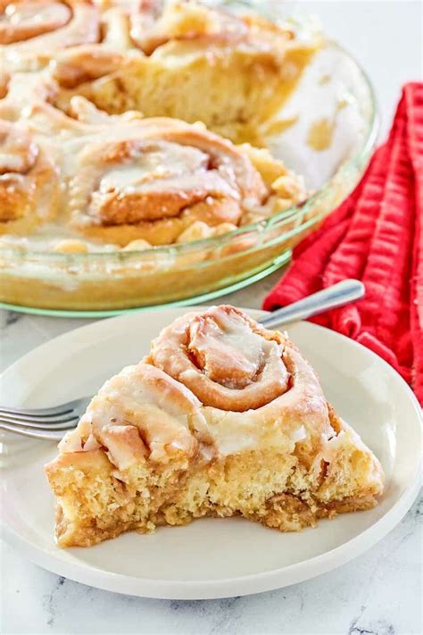 Cracker Barrel Cinnamon Roll Pie - CopyKat Recipes