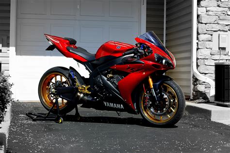 Download wallpaper for 3840x2160 resolution | yamaha, r1, red ...