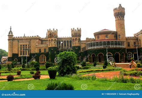 Bangalore Palace View with Beautiful Garden. Editorial Stock Image - Image of design, front ...