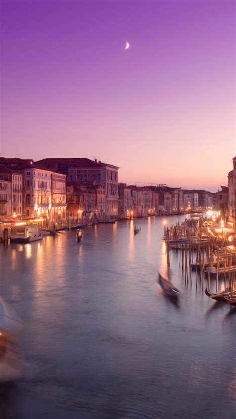 Download wallpaper: Romantic sunset in Venice 1080x1920