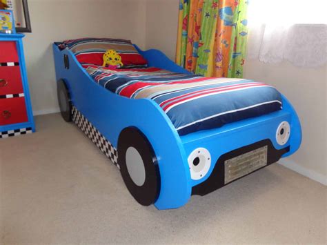 Kids' racing car bed | BuildEazy