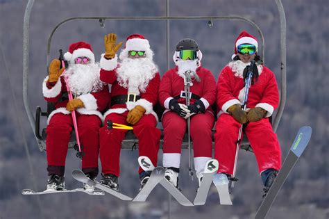 It’s all downhill for 300 skiing Santas, a Grinch and a tree - MyNorthwest.com