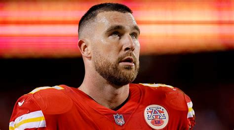 Chiefs' Travis Kelce throws helmet in frustration after interception ...