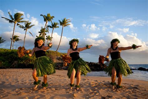 Where to see hula dancing in Maui, Hawaii