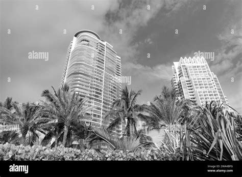 skyscraper building architecture in miami downtown metropolis. photo of skyscraper building ...