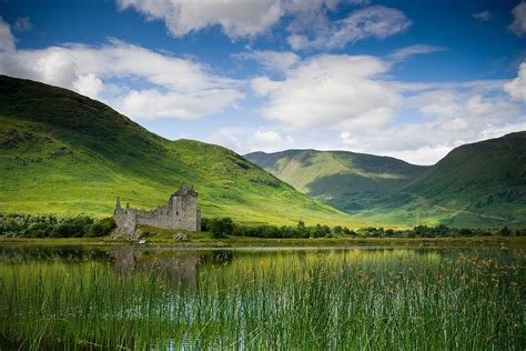 Kilchurn Castle, Loch Awe, Scotland | Beautiful Places to Visit