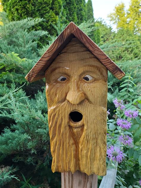 Cedar Birdhouse - Carving the Wood .com