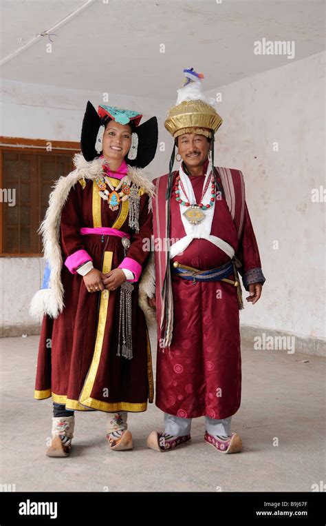 Goucha Dress Of Ladakh / Traditional Dresses of Ladakh - Ju-Leh ...