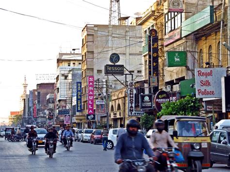 Streetview, Local Life in Karachi, Pakistan Editorial Stock Image ...