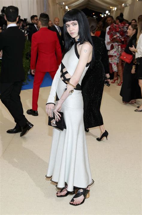 Grimes. | Met gala 2017 dresses, Met gala dresses, Celebrity dresses