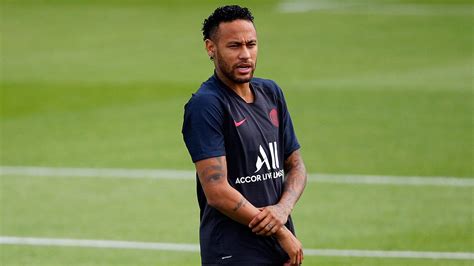 Neymar set to make PSG return after being included in squad