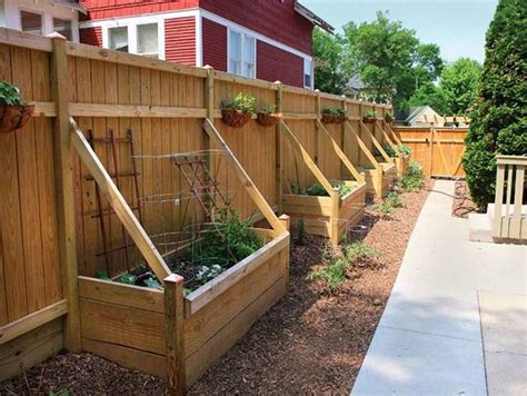 Privacy Garden Fence Ideas