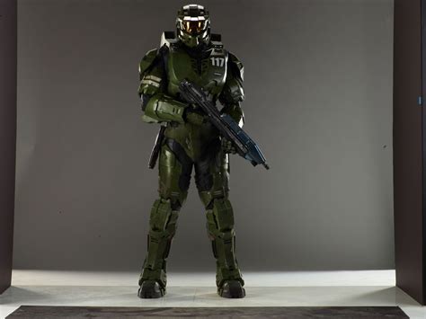 Noob making Mark IV (Forward Unto Dawn) Master Chief Armor.