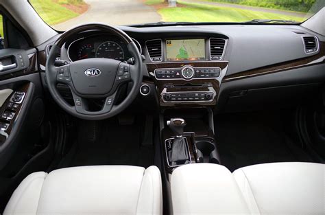 2014 Kia Cadenza review | Digital Trends