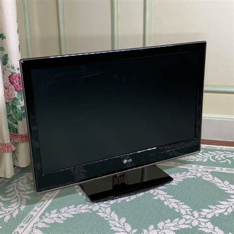 LG FLAT SCREEN TV