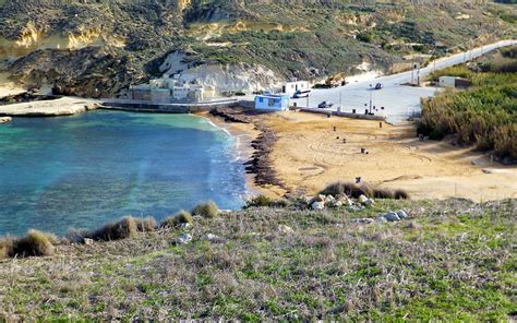 Gnejna Bay / Malta // World Beach Guide