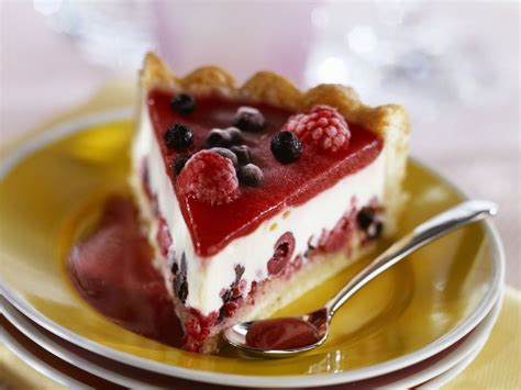 Mixed Berry Cheesecake recipe | Eat Smarter USA