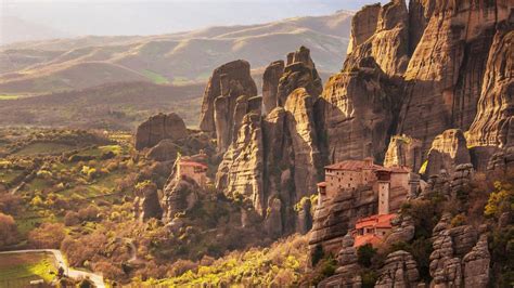 Hiking Meteora Tour - Tours in Meteora | Grekaddict.com