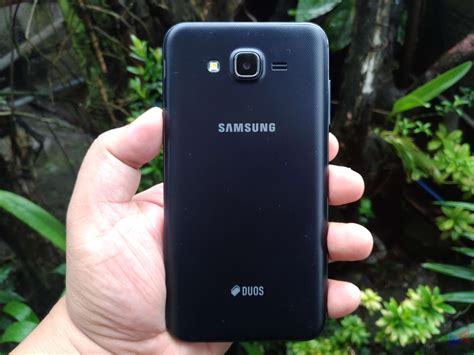 Samsung Galaxy J7 Core Review: Just Right