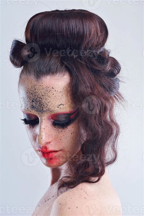 Beautiful Woman with Luxury Makeup 10670745 Stock Photo at Vecteezy