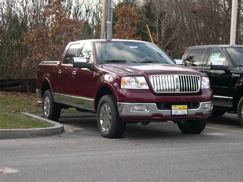 2006 Lincoln Mark LT Base - Crew Cab Pickup 5.4L V8 auto 5.6 ft Bed