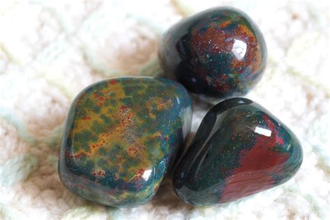 March Birthstones: Aquamarine & Bloodstone | Color and Meaning | The ...